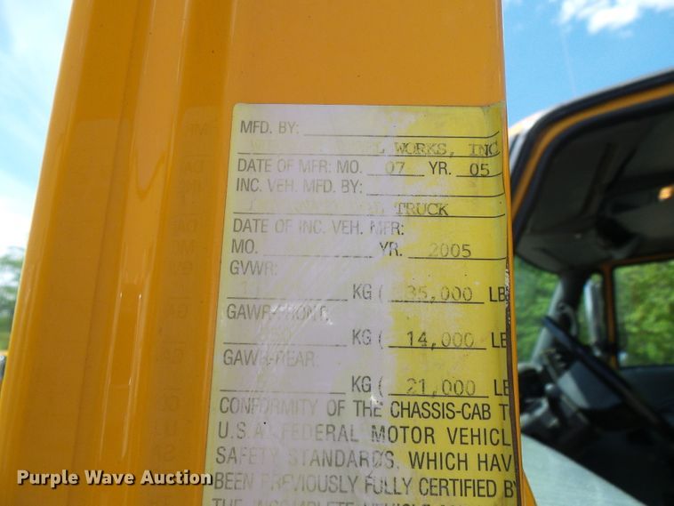 image for item DG5670 2006 International 7400  Crew Cab dump truck