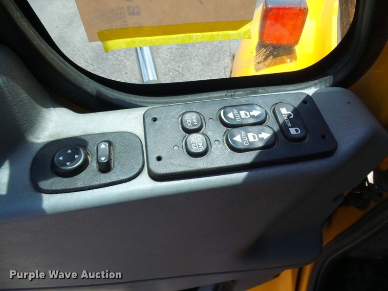 image for item DG5670 2006 International 7400  Crew Cab dump truck