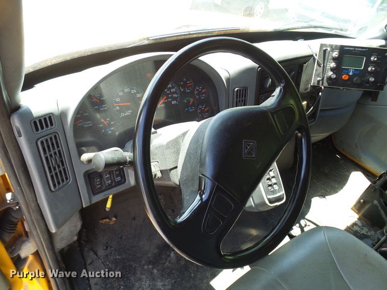 image for item DG5670 2006 International 7400  Crew Cab dump truck