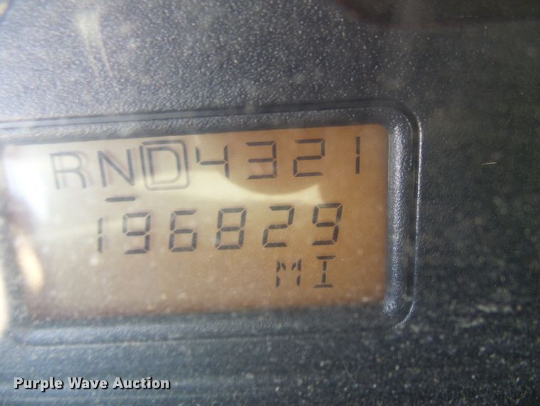 image for item DG5670 2006 International 7400  Crew Cab dump truck