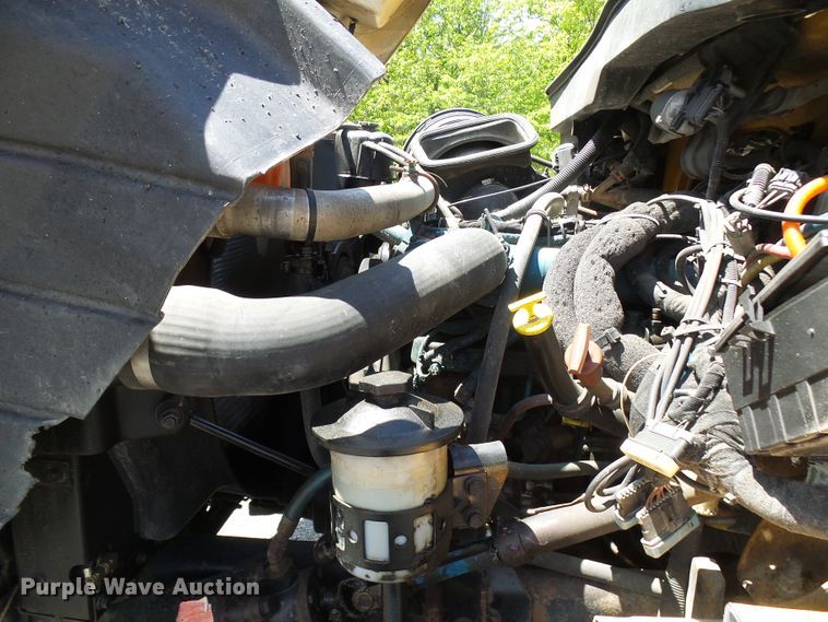 image for item DG5670 2006 International 7400  Crew Cab dump truck