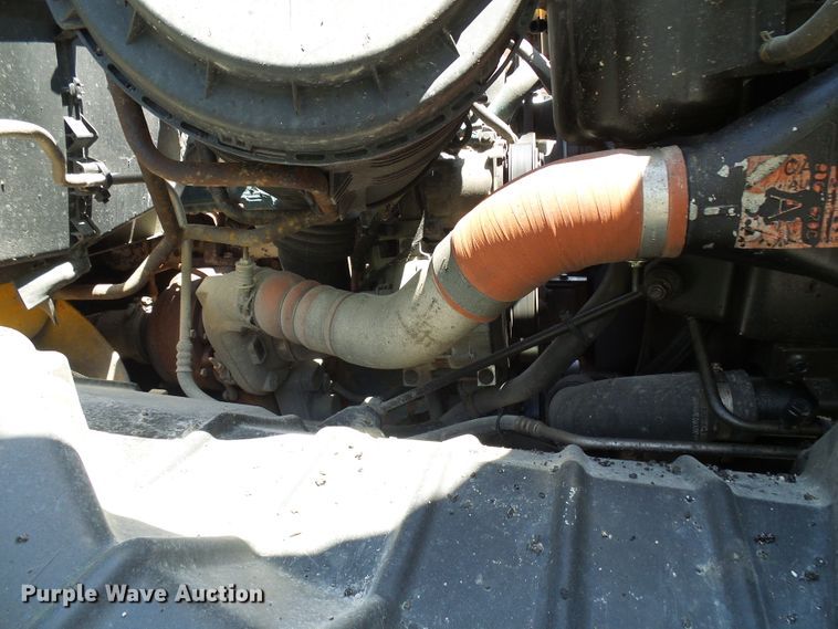 image for item DG5670 2006 International 7400  Crew Cab dump truck