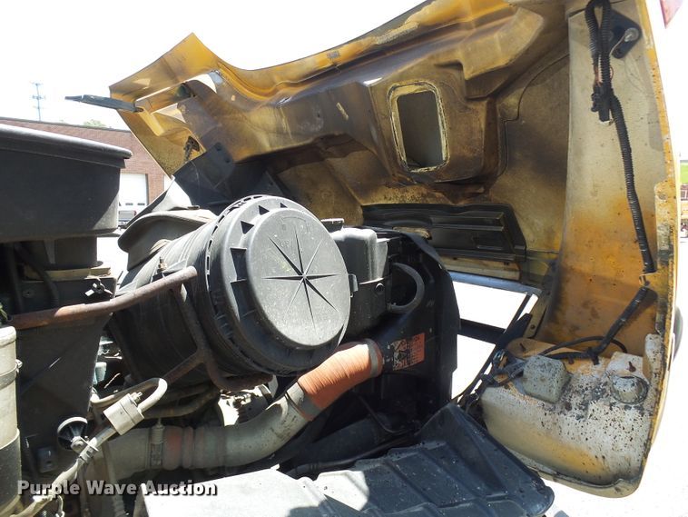 image for item DG5670 2006 International 7400  Crew Cab dump truck