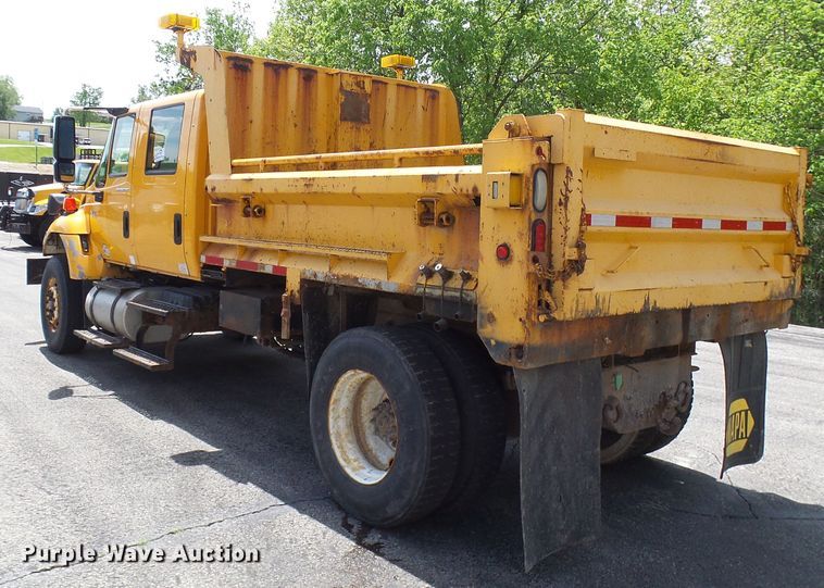 image for item DG5671 2005 International 7400  Crew Cab dump truck