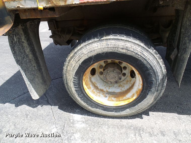 image for item DG5671 2005 International 7400  Crew Cab dump truck