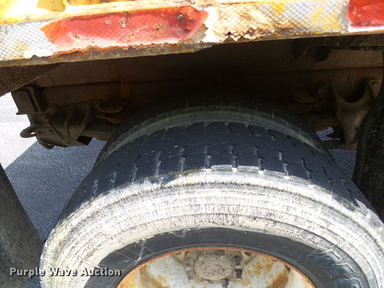 image for item DG5671 2005 International 7400  Crew Cab dump truck