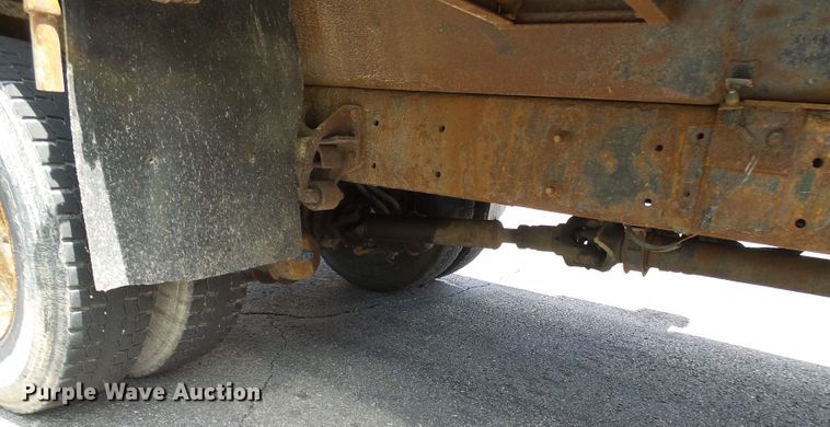 image for item DG5671 2005 International 7400  Crew Cab dump truck