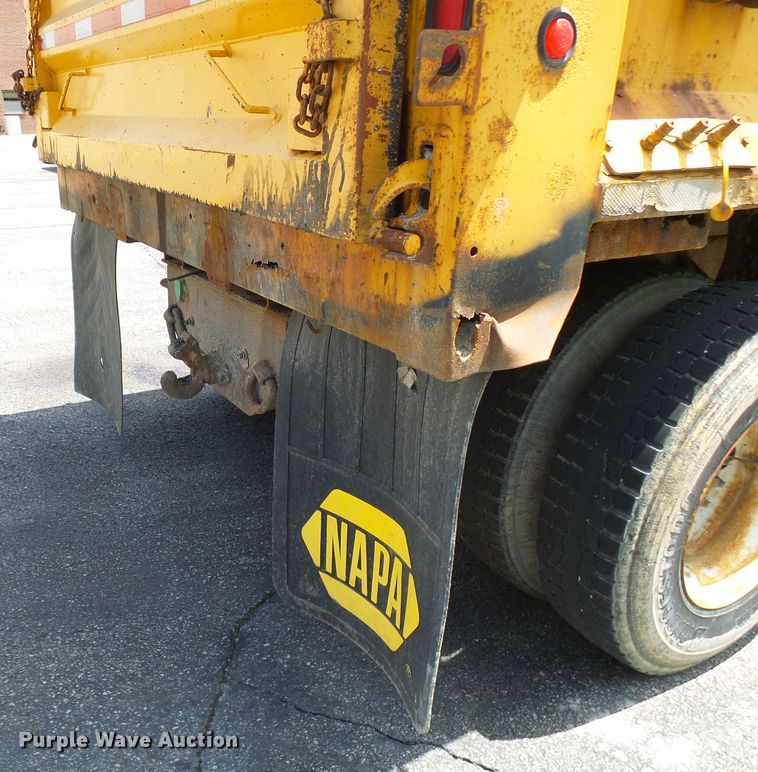 image for item DG5671 2005 International 7400  Crew Cab dump truck