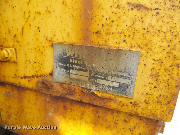 image for item DG5671 2005 International 7400  Crew Cab dump truck