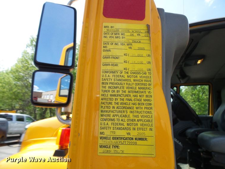 image for item DG5671 2005 International 7400  Crew Cab dump truck