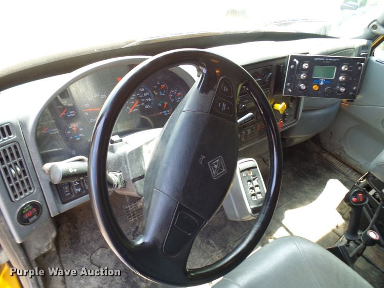 image for item DG5671 2005 International 7400  Crew Cab dump truck