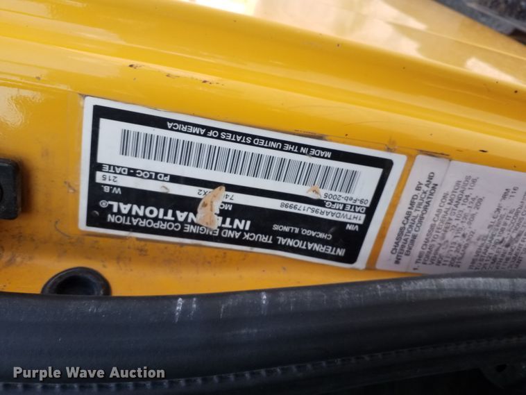 image for item DG5671 2005 International 7400  Crew Cab dump truck