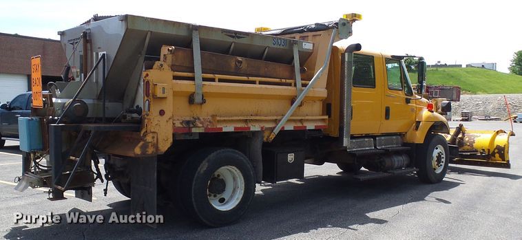 image for item DG5672 2005 International 7400  Crew Cab dump truck