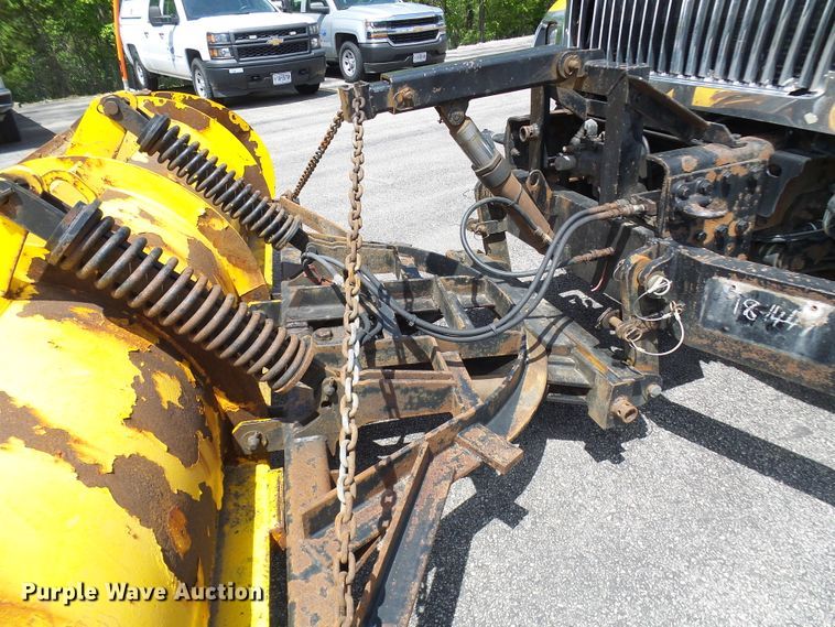 image for item DG5672 2005 International 7400  Crew Cab dump truck