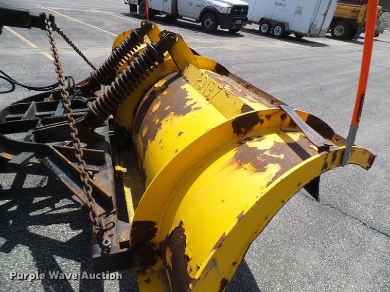 image for item DG5672 2005 International 7400  Crew Cab dump truck