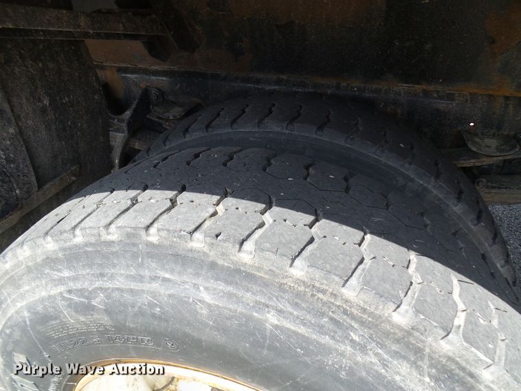 image for item DG5672 2005 International 7400  Crew Cab dump truck