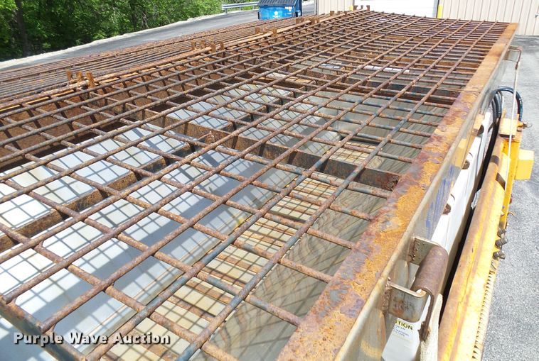 image for item DG5672 2005 International 7400  Crew Cab dump truck