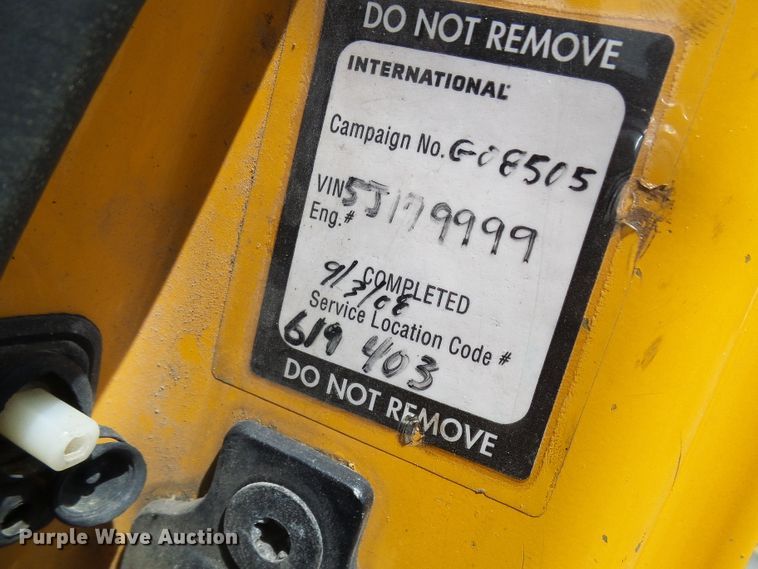 image for item DG5672 2005 International 7400  Crew Cab dump truck