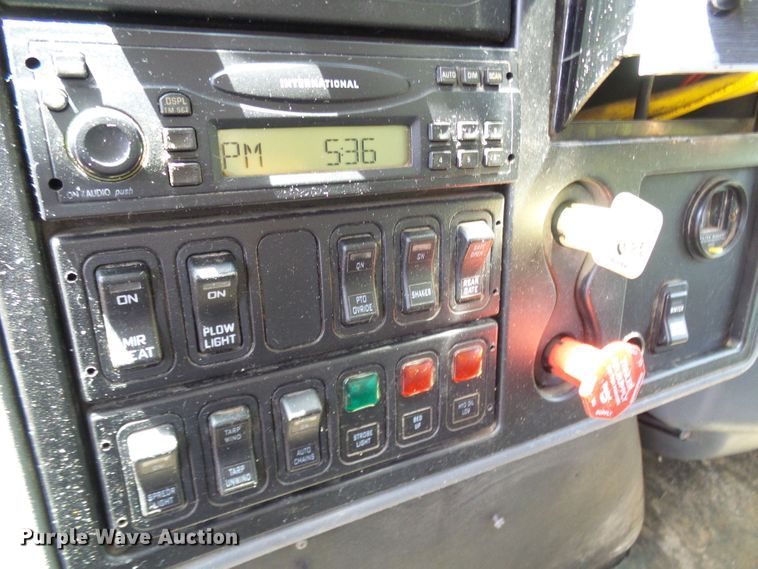 image for item DG5672 2005 International 7400  Crew Cab dump truck