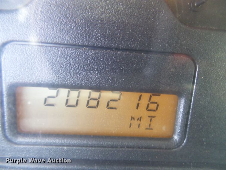 image for item DG5672 2005 International 7400  Crew Cab dump truck