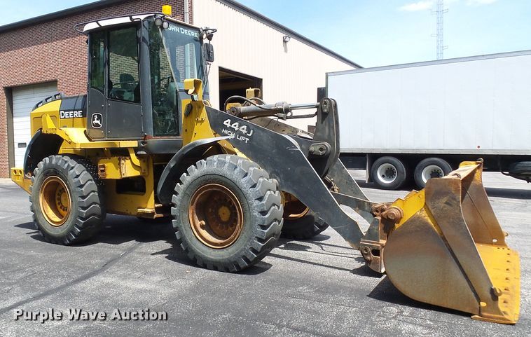 image for item DG5673 2006 John Deere 444J High Lift  wheel loader