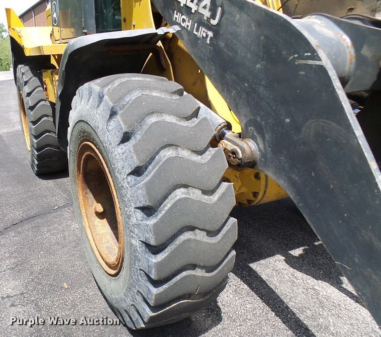 image for item DG5673 2006 John Deere 444J High Lift  wheel loader