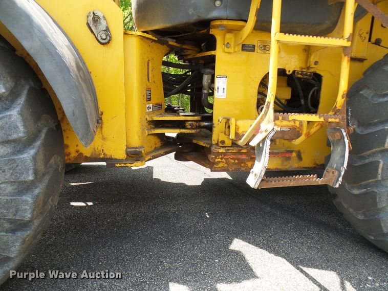 image for item DG5673 2006 John Deere 444J High Lift  wheel loader