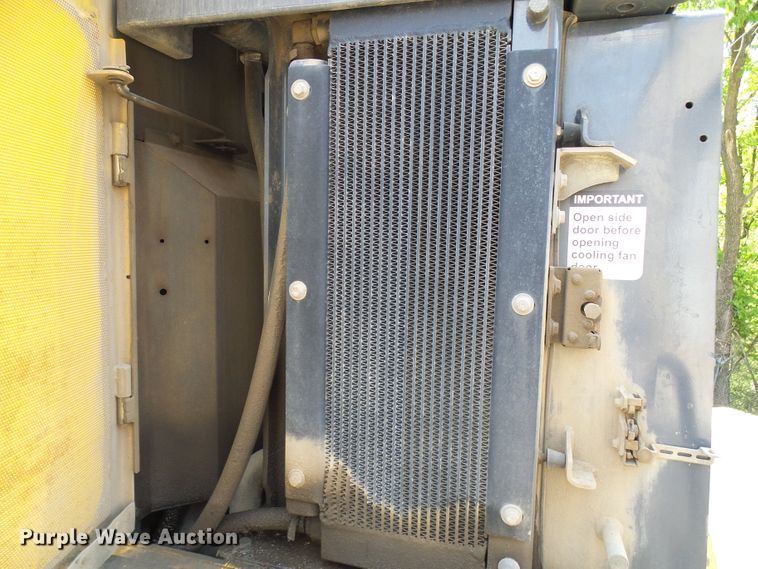 image for item DG5673 2006 John Deere 444J High Lift  wheel loader