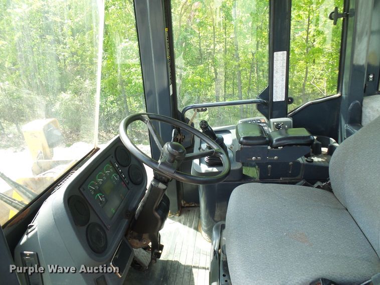 image for item DG5673 2006 John Deere 444J High Lift  wheel loader