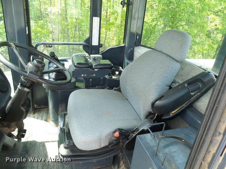 image for item DG5673 2006 John Deere 444J High Lift  wheel loader