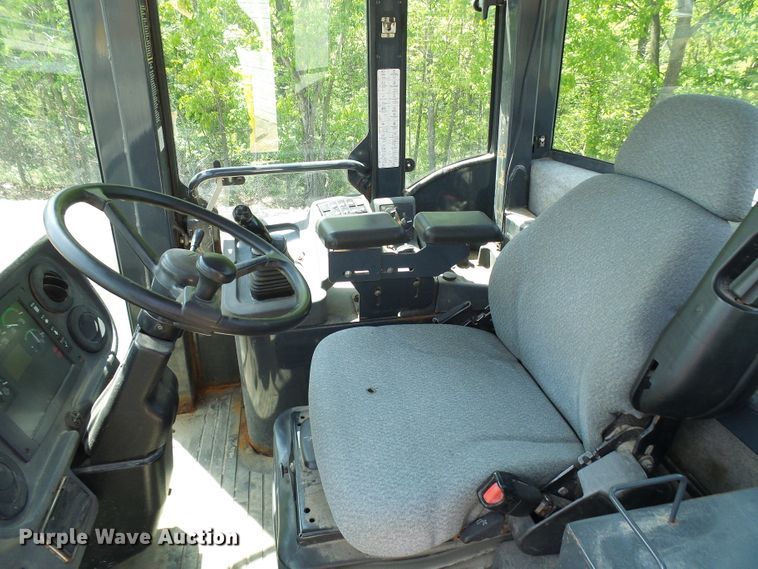 image for item DG5674 2007 John Deere 444J High Lift  wheel loader