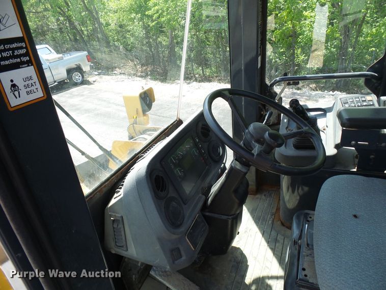 image for item DG5674 2007 John Deere 444J High Lift  wheel loader