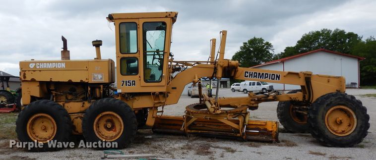 image for item DG6489 Champion 715A  rigid frame motor grader