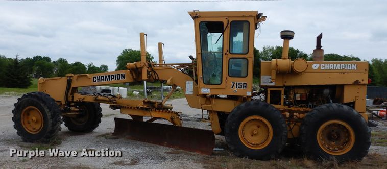 image for item DG6489 Champion 715A  rigid frame motor grader