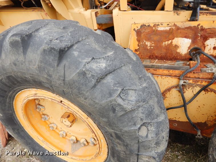 image for item DG6489 Champion 715A  rigid frame motor grader