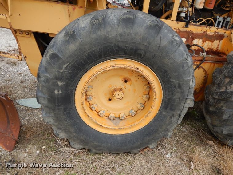 image for item DG6489 Champion 715A  rigid frame motor grader