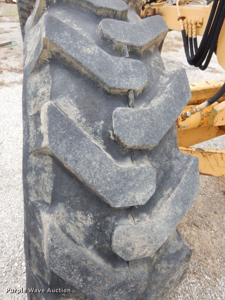 image for item DG6489 Champion 715A  rigid frame motor grader