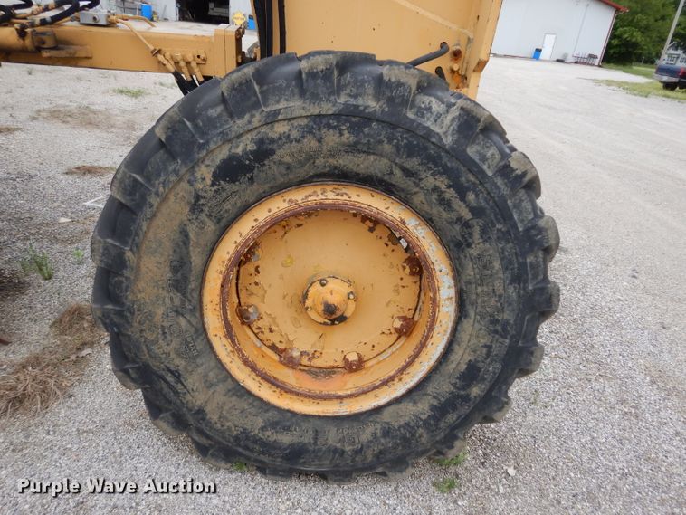 image for item DG6489 Champion 715A  rigid frame motor grader