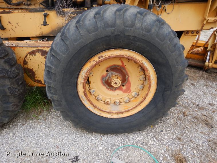image for item DG6489 Champion 715A  rigid frame motor grader