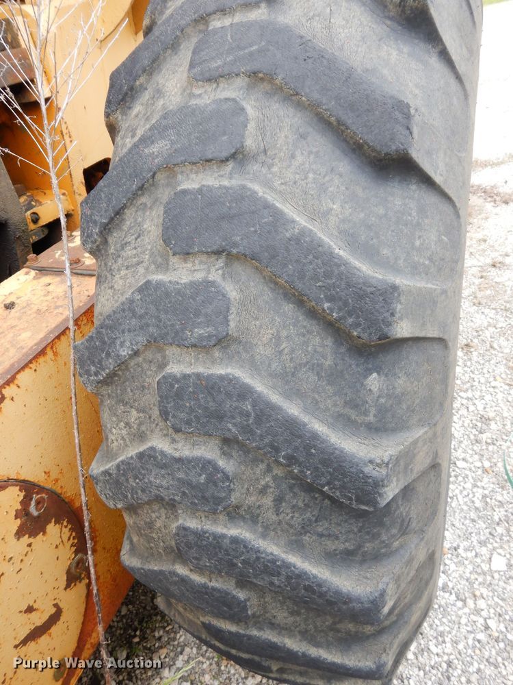 image for item DG6489 Champion 715A  rigid frame motor grader