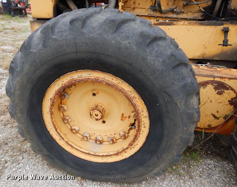 image for item DG6489 Champion 715A  rigid frame motor grader