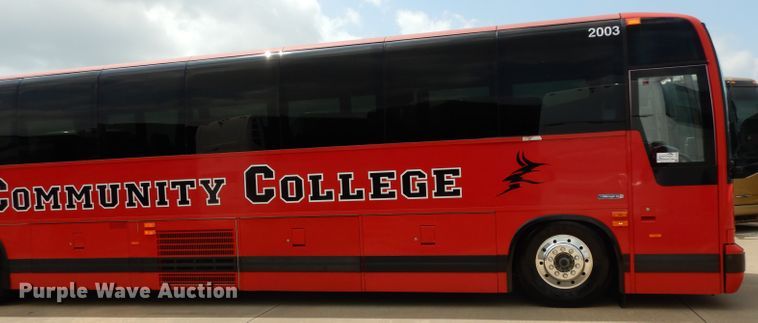 image for item DG6788 2003 Prevost LeMirage XL II  coach bus