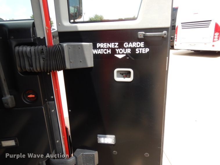 image for item DG6788 2003 Prevost LeMirage XL II  coach bus