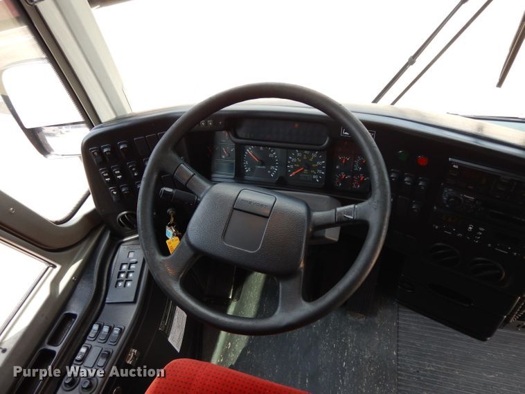 image for item DG6788 2003 Prevost LeMirage XL II  coach bus