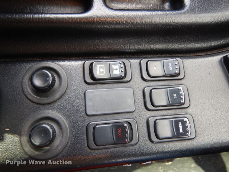 image for item DG6788 2003 Prevost LeMirage XL II  coach bus