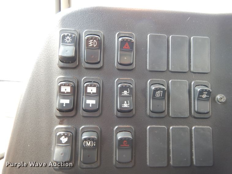 image for item DG6788 2003 Prevost LeMirage XL II  coach bus