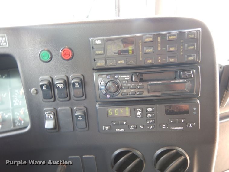 image for item DG6788 2003 Prevost LeMirage XL II  coach bus