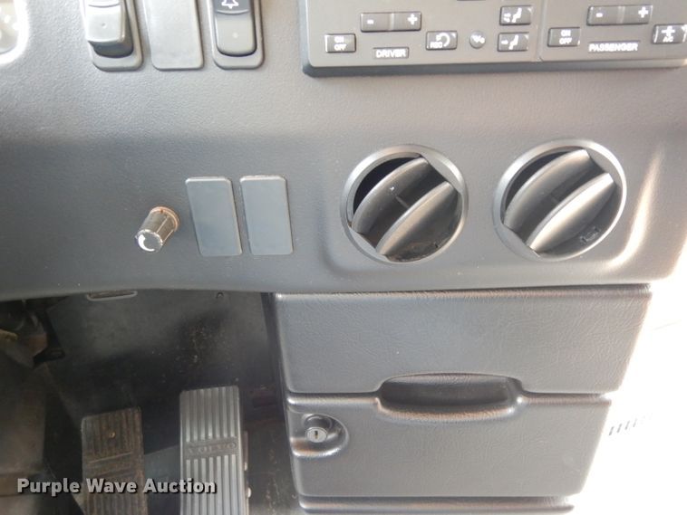 image for item DG6788 2003 Prevost LeMirage XL II  coach bus