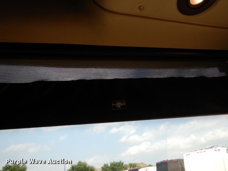 image for item DG6788 2003 Prevost LeMirage XL II  coach bus