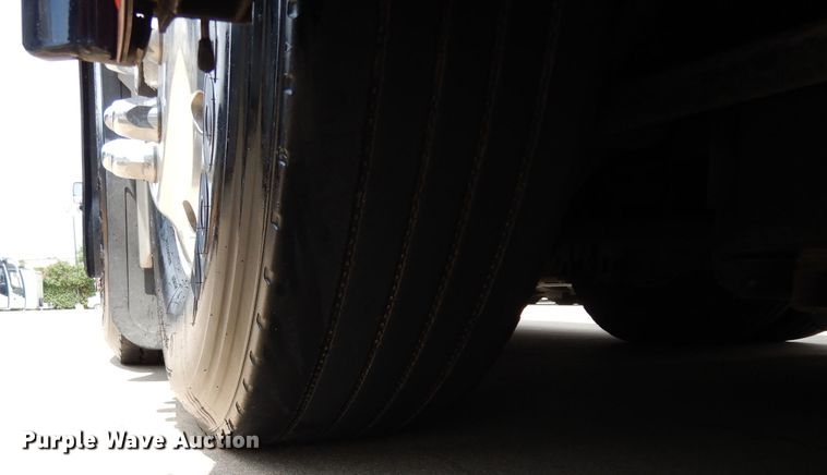 image for item DG6788 2003 Prevost LeMirage XL II  coach bus